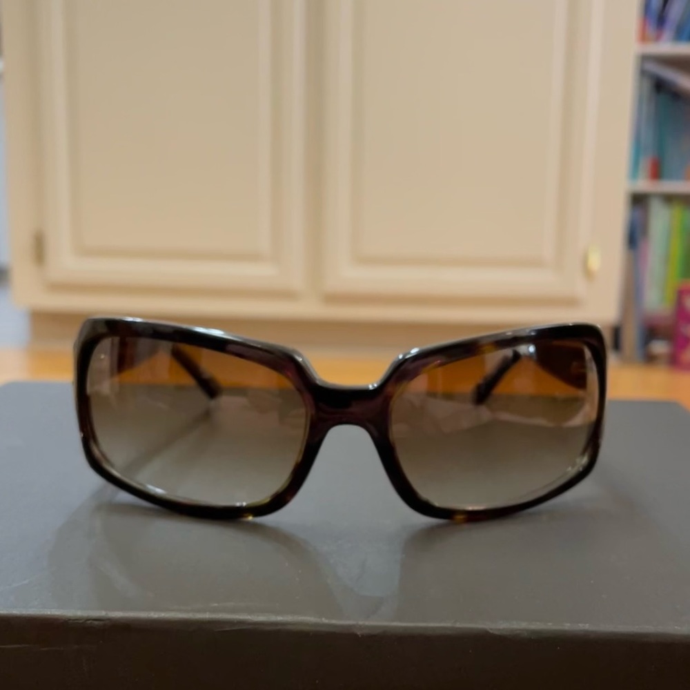Coach sunglasses - Picture 2 of 4